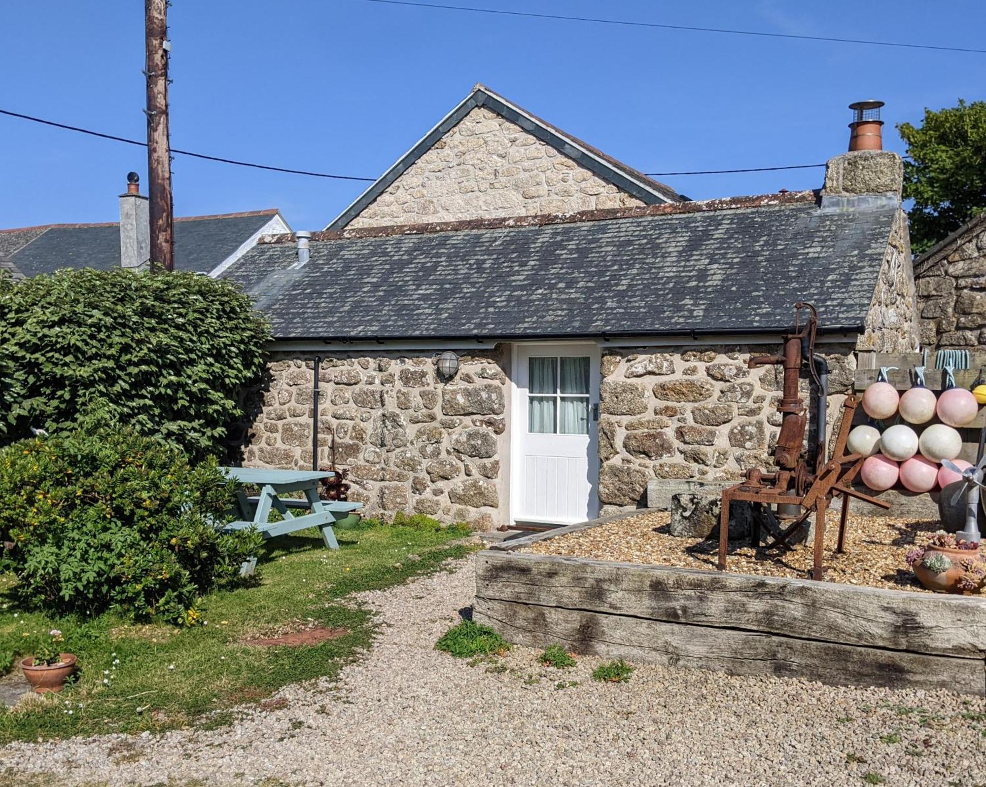 Little Barn Near Treen Cliffs And Beach Saint Levan Luaran gambar